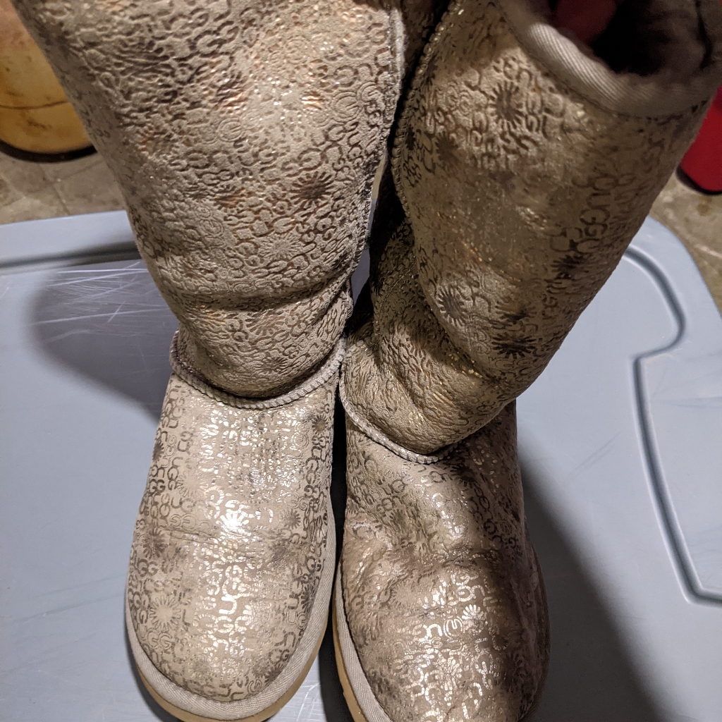 Ugg
